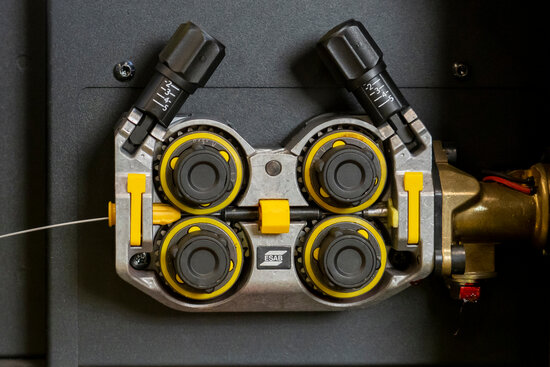 ESAB_Rustler_MIG_PRO_Premium-wire-feed-mechanism_closeup_hi.jpg