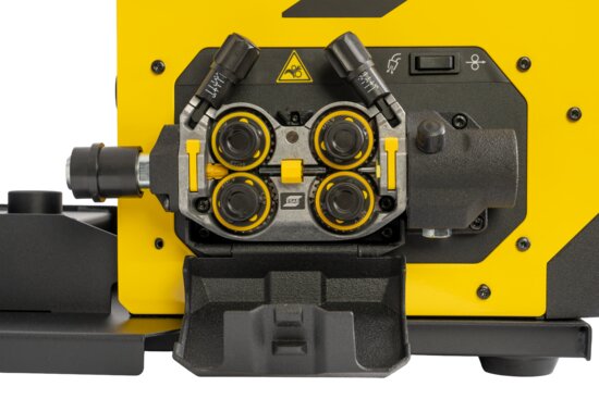 0448900880_ESAB_Warrior_DualFeed_Close_Up (4).png