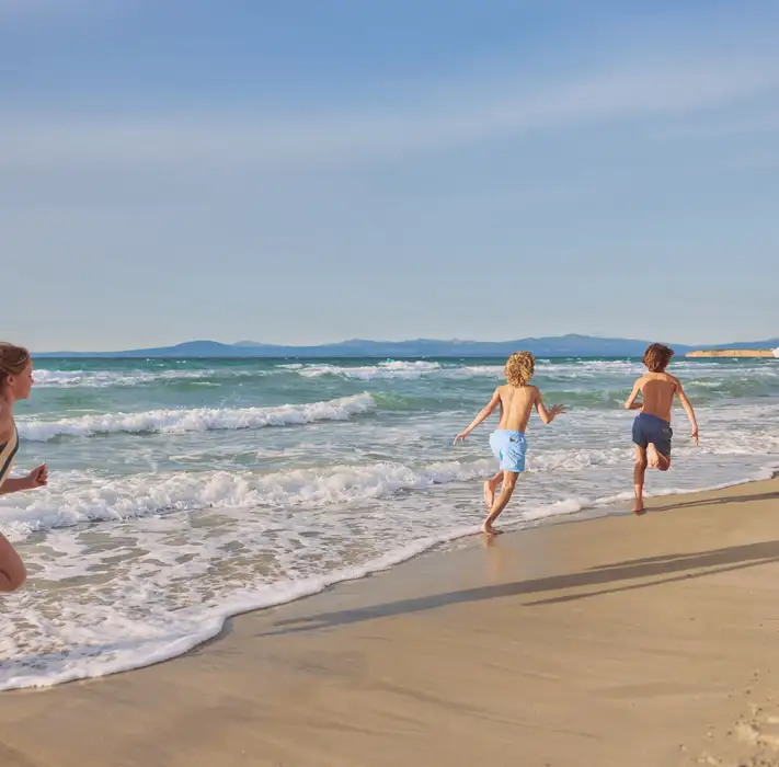 Top 5 Best Holiday Destinations in Greece for Families