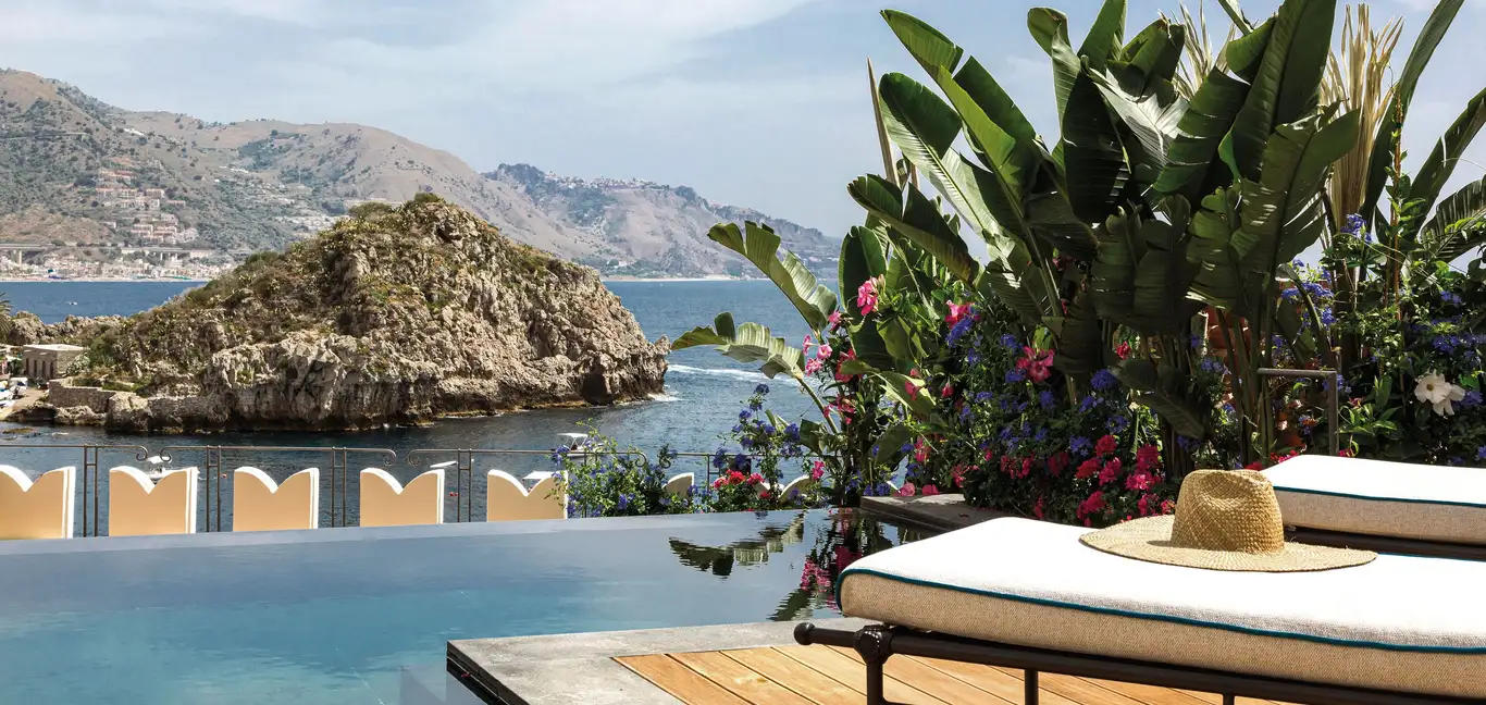 Villa Sant'Andrea, A Belmond Hotel, Taormina Mare : Presidential Pool Suite - large furnished solarium with private heated pool