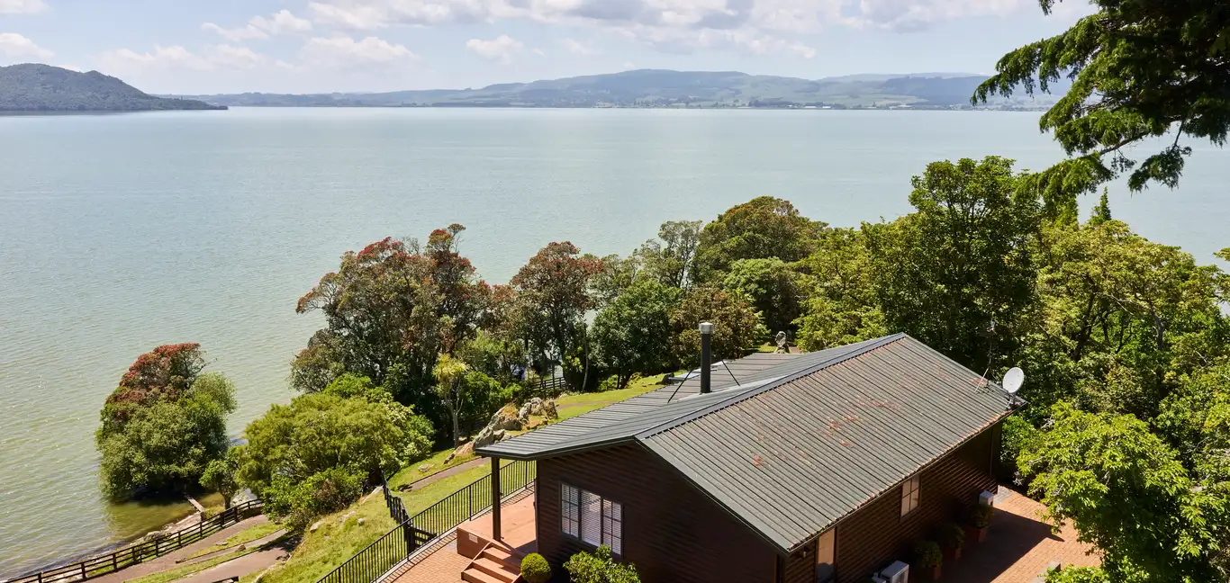 On The Point New Zealand : lodge overview