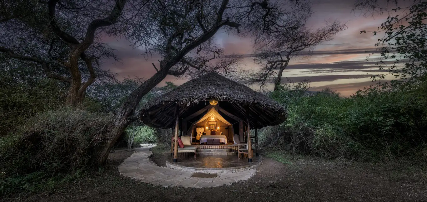 Elewana Tortilis Camp Amboseli : Luxury Tent at Night 