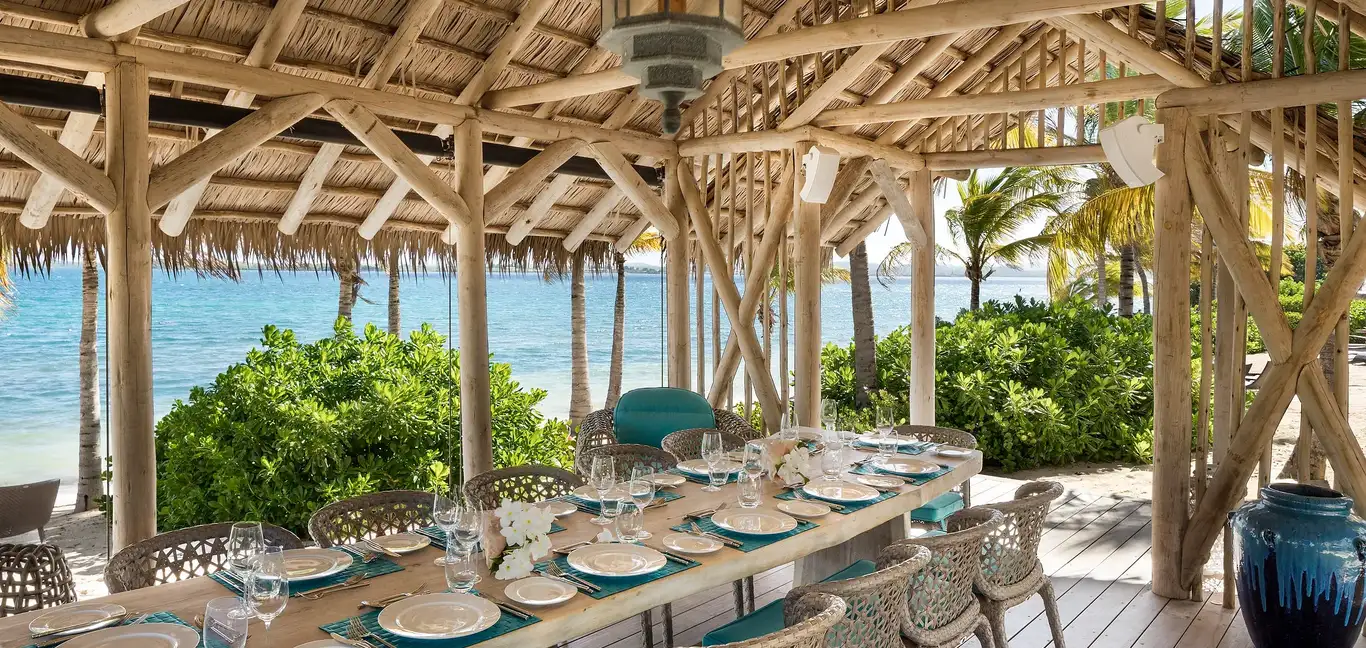 Lazy Lizard  Estate House at  Jumby Bay Island : Dining 