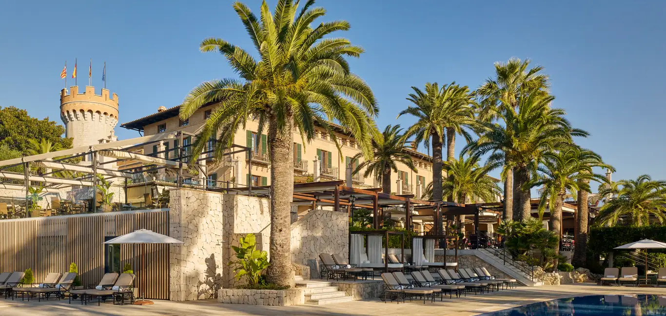 Castillo Hotel Son Vida,  a Luxury Collection Hotel : Swimming Pool and View of Hotel 