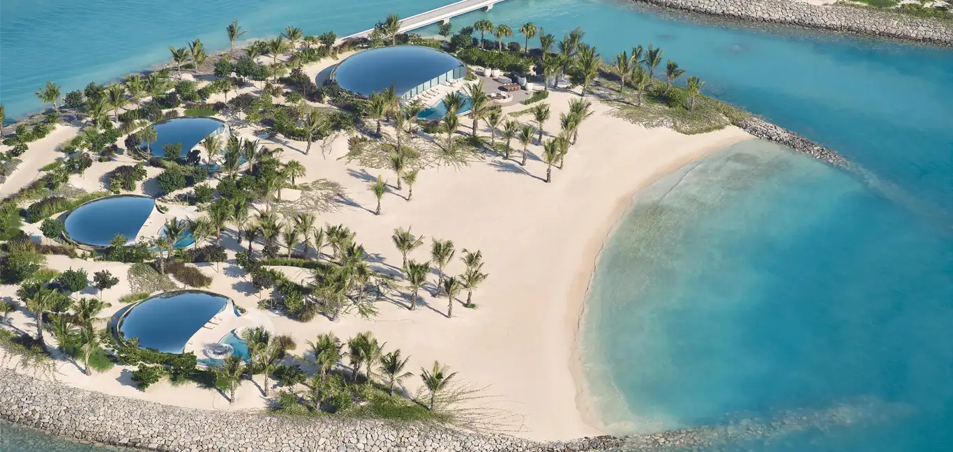 Shebara : Beachfront Crown Villa Ensemble