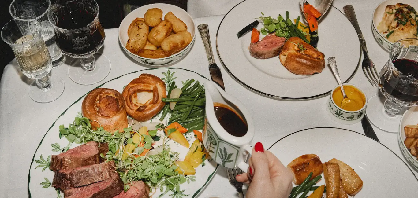 British Pullman, A Belmond Train, England : Dining 