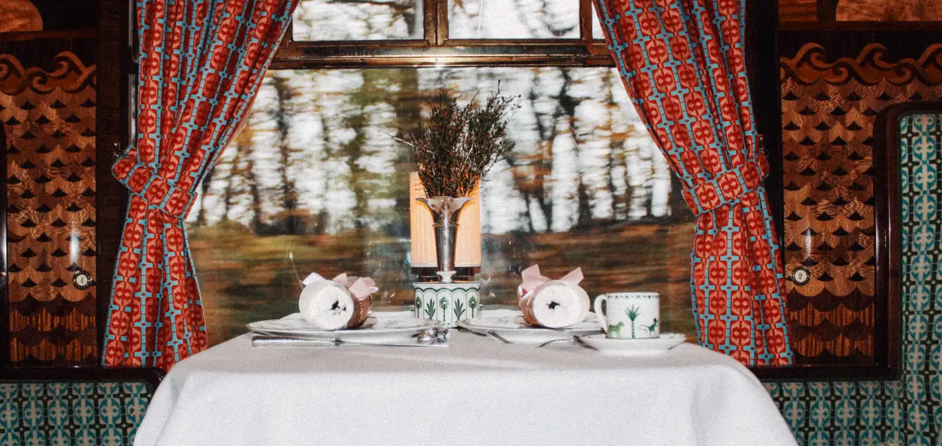 British Pullman, A Belmond Train, England : Dining 