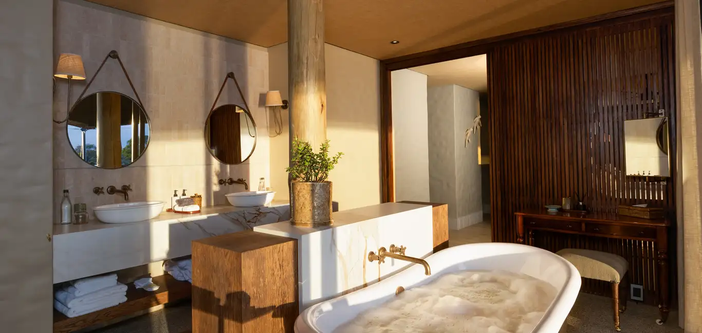 N’weti Camp at Sandringham Private Game Reserve : Suite Bathroom 