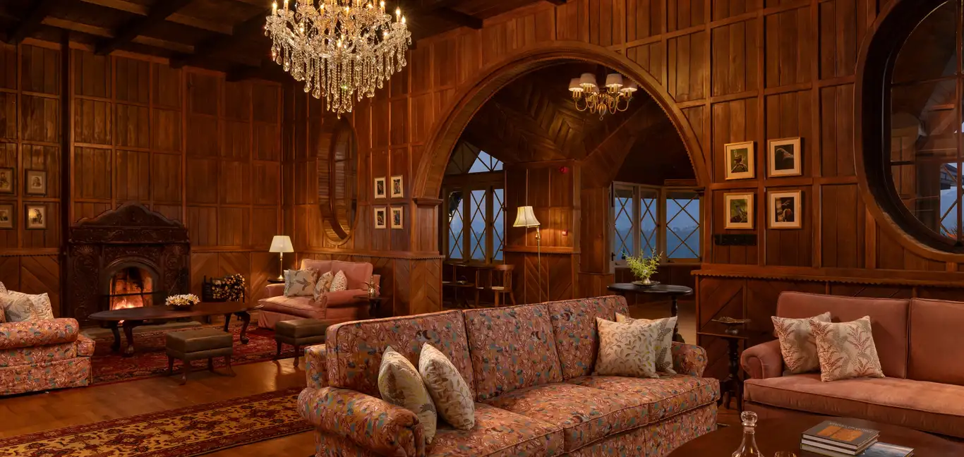 Uga Halloowella : Interior