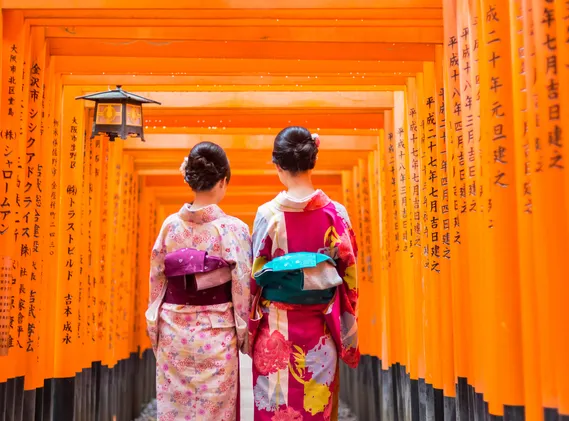 Wendy Wu Discover Japan: Cherry Blossom Season & Dubai Retre