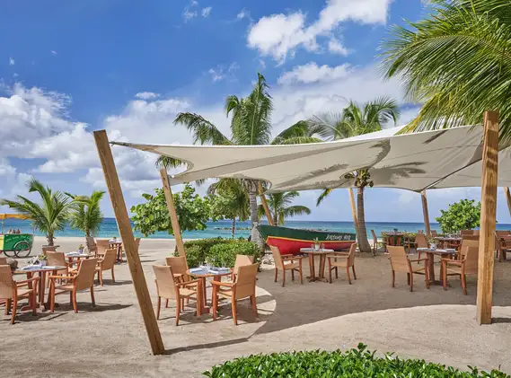 COMPLIMENTARY NIGHT OFFER