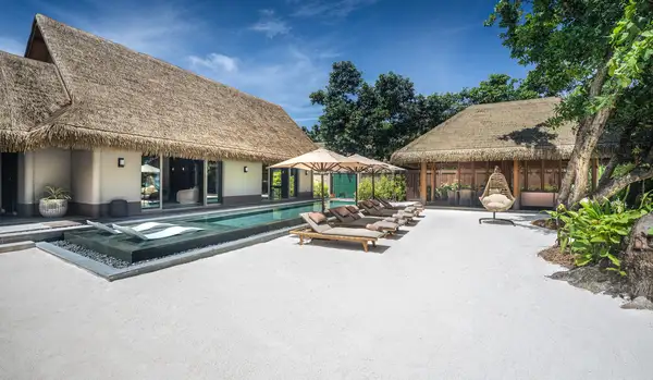 Three Bedroom Beach Residence with Pool 
