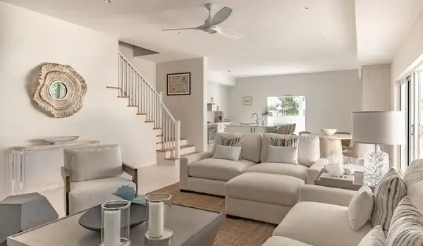Three-Bedroom Palm Grove Modern Residence 