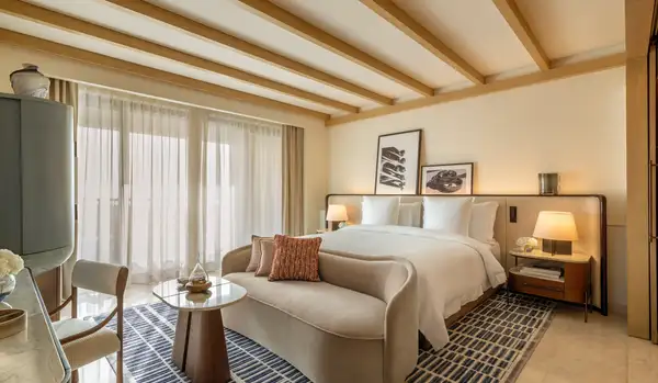 Deluxe Family Room