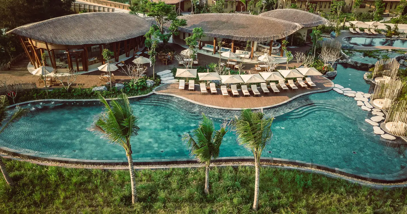 Namia River Retreat : Swimming Pool and The Fisherman Restaurant 