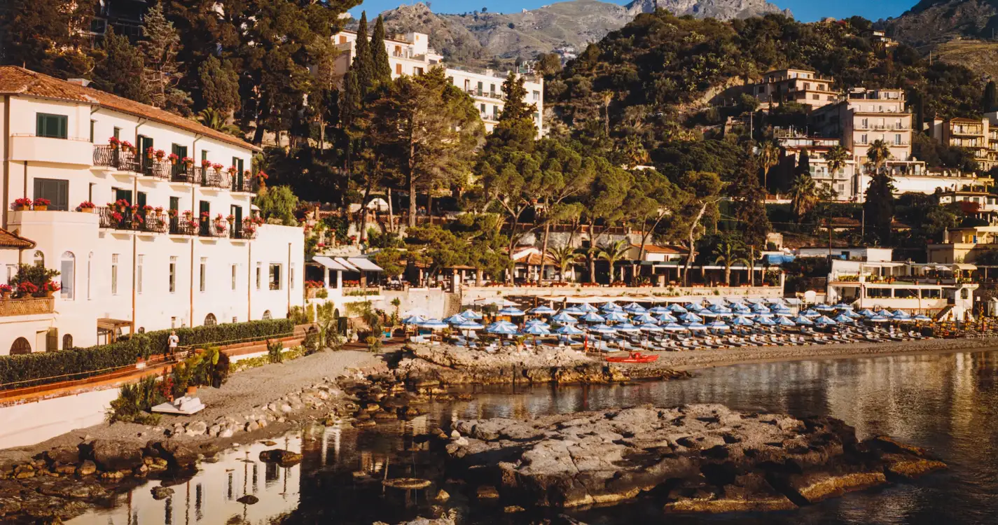 Villa Sant'Andrea, A Belmond Hotel, Taormina Mare : View of Beach and Hotel 