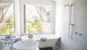 970 Lonely Bay : Estuary Terrace Suite Bathroom 
