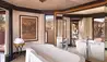 The Ritz-Carlton Ras Al Khaimah, Al Wadi Desert : Al Khaimah Villa Pool Bathroom