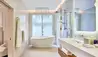 Calabash Cove Resort & Spa : Superior Deluxe Suite Bathroom 